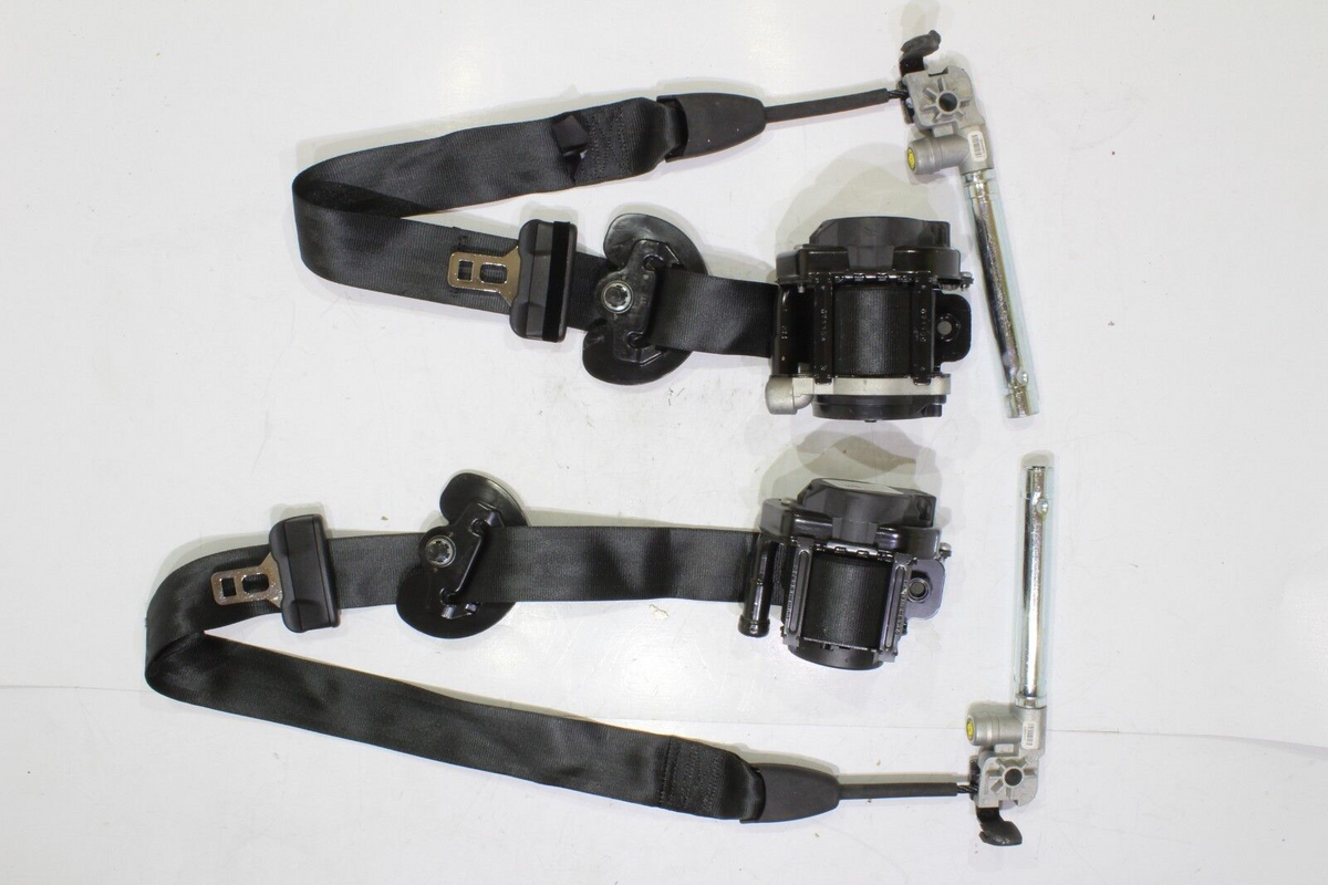 2015 2016 2017 LINCOLN MKC SEAT BELT PRETENSIONER LH & RH BLACK SET OEM1