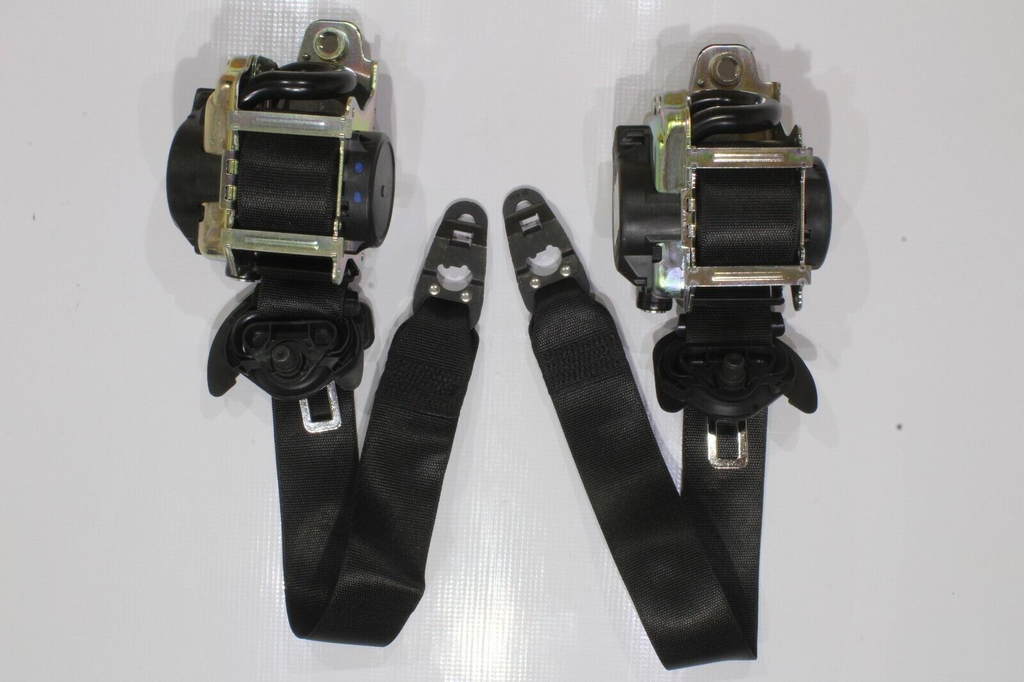 2015 2016 2017 2018 2019 2020 MERCEDES C-CLASS SEDAN FRONT LH & RH SEAT BELT SET1