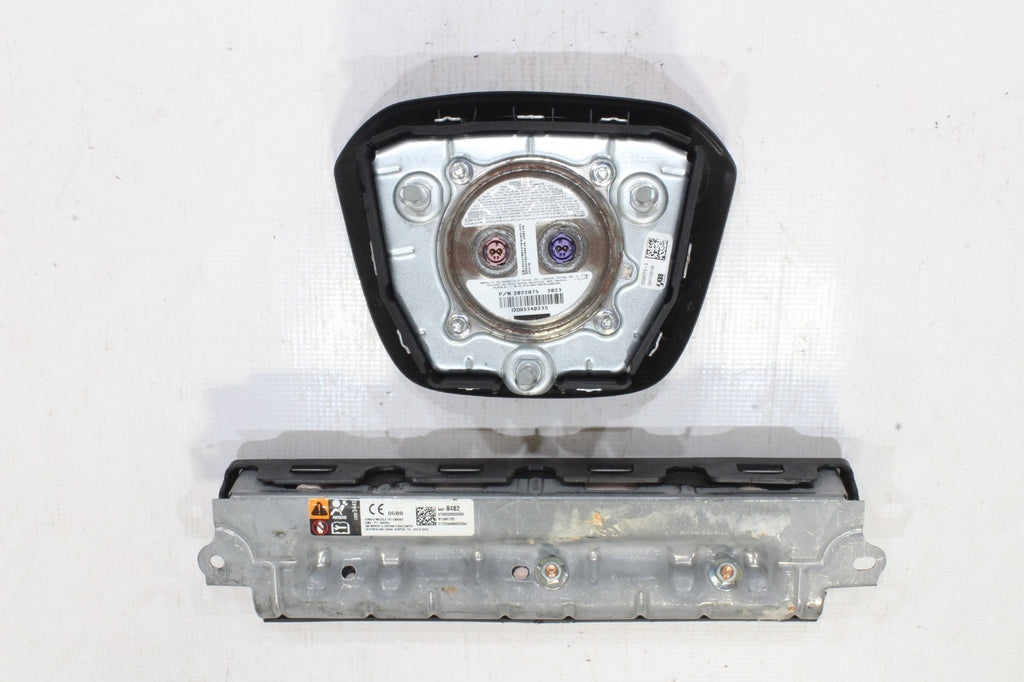 19-24 GMC TERRAIN DENALI DRIVER WHEEL AND DRIVER KNEE AIRBAG OEM AIR BAG1