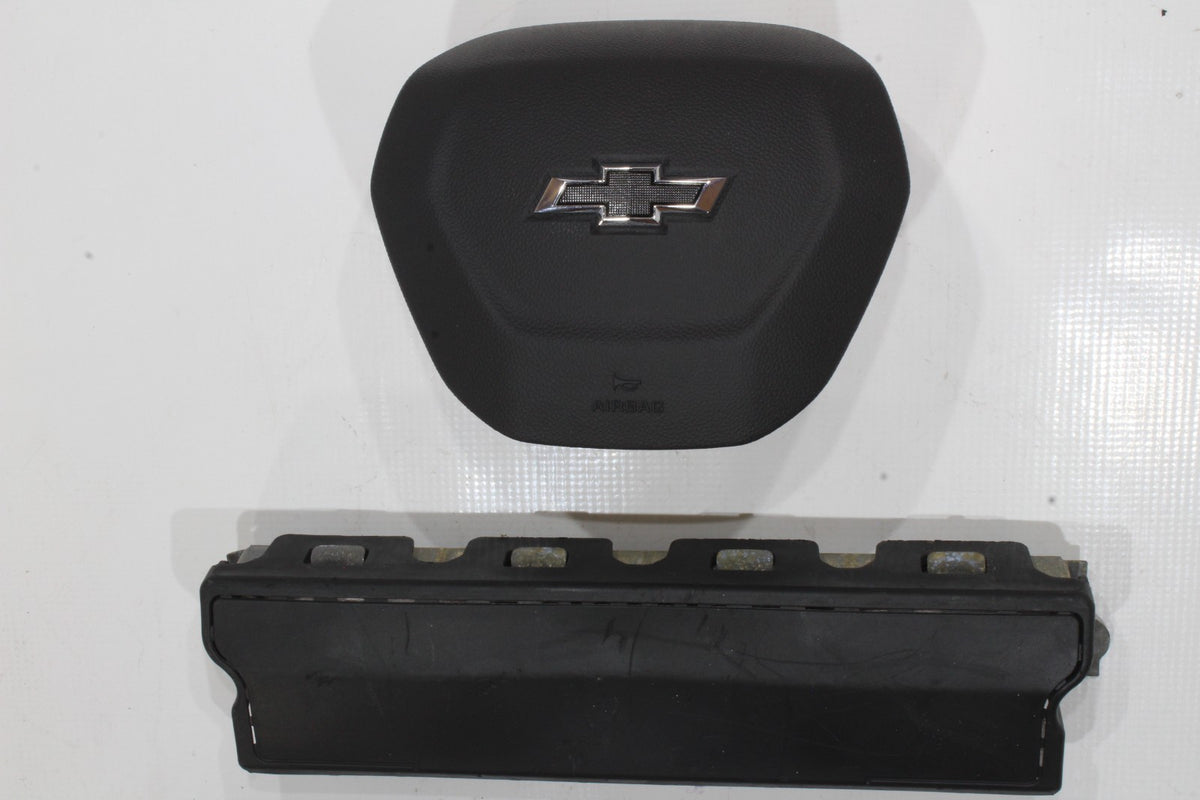 21 22 23 24 2025 TRAILBLAZER DRIVER WHEEL AND KNEE AIRBAG SET OEM0