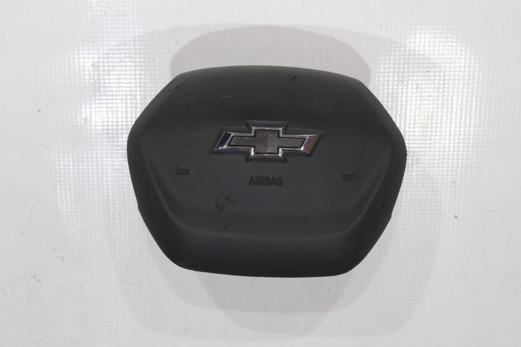 2024 2025 CHEVY EQUINOX EV DRIVER WHEEL AIRBAG ( W/ 1 PLUG ) BLACK OEM AIR BAG0