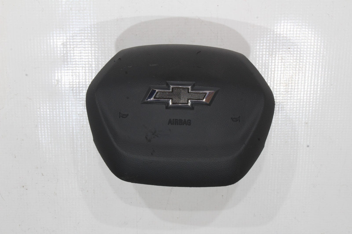 2024 2025 CHEVY EQUINOX EV DRIVER WHEEL AIRBAG ( W/ 1 PLUG ) BLACK OEM AIR BAG0
