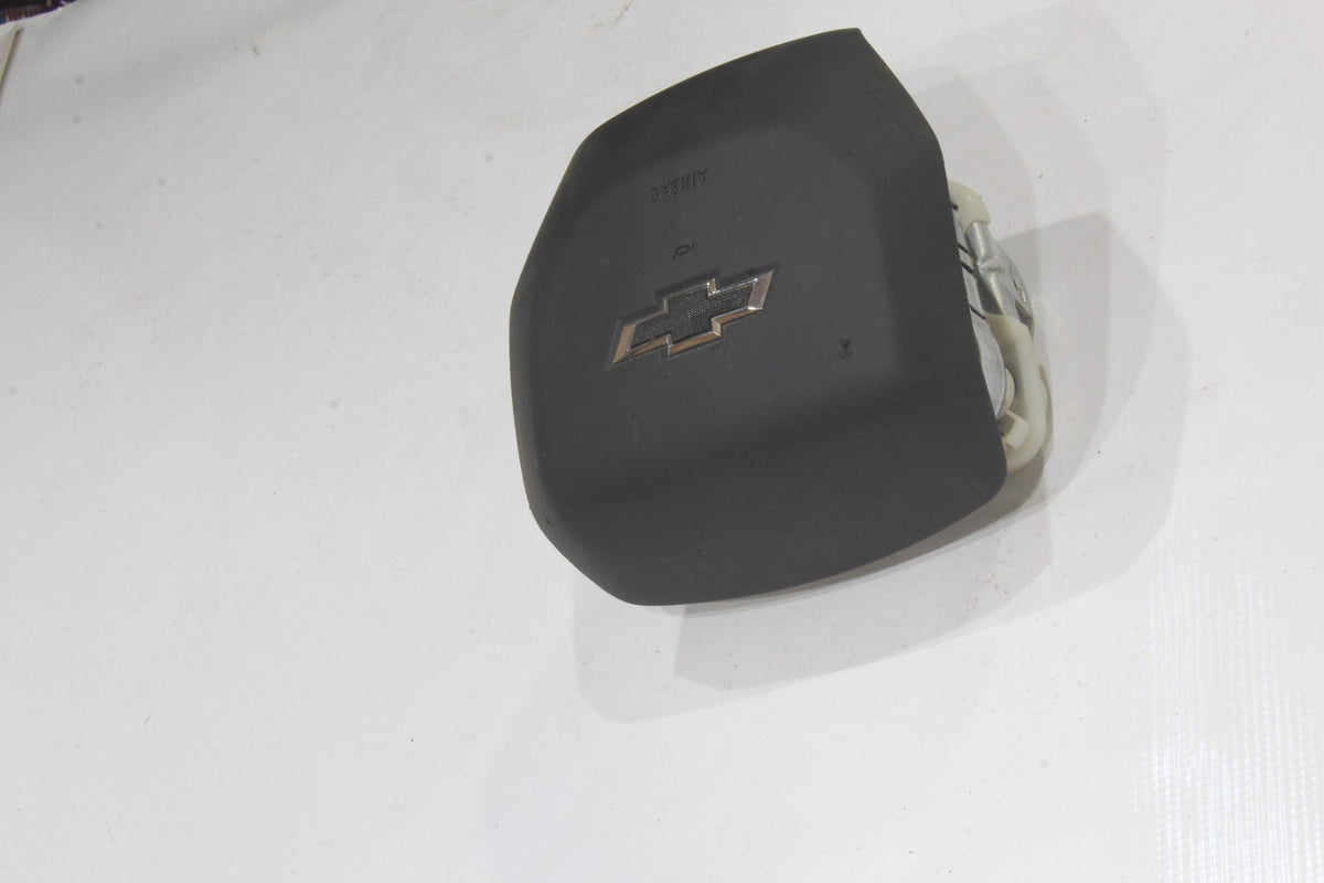 2019 2020 CHEVY SILVERADO 1500 DRIVER WHEEL AIRBAG OEM AIR BAG1