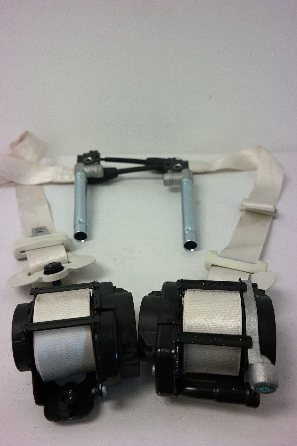2015 LINCOLN MKC FRONT DRIVER & PASSENGER SEAT BELT PRETENSIONER SET - WHITE OEM0