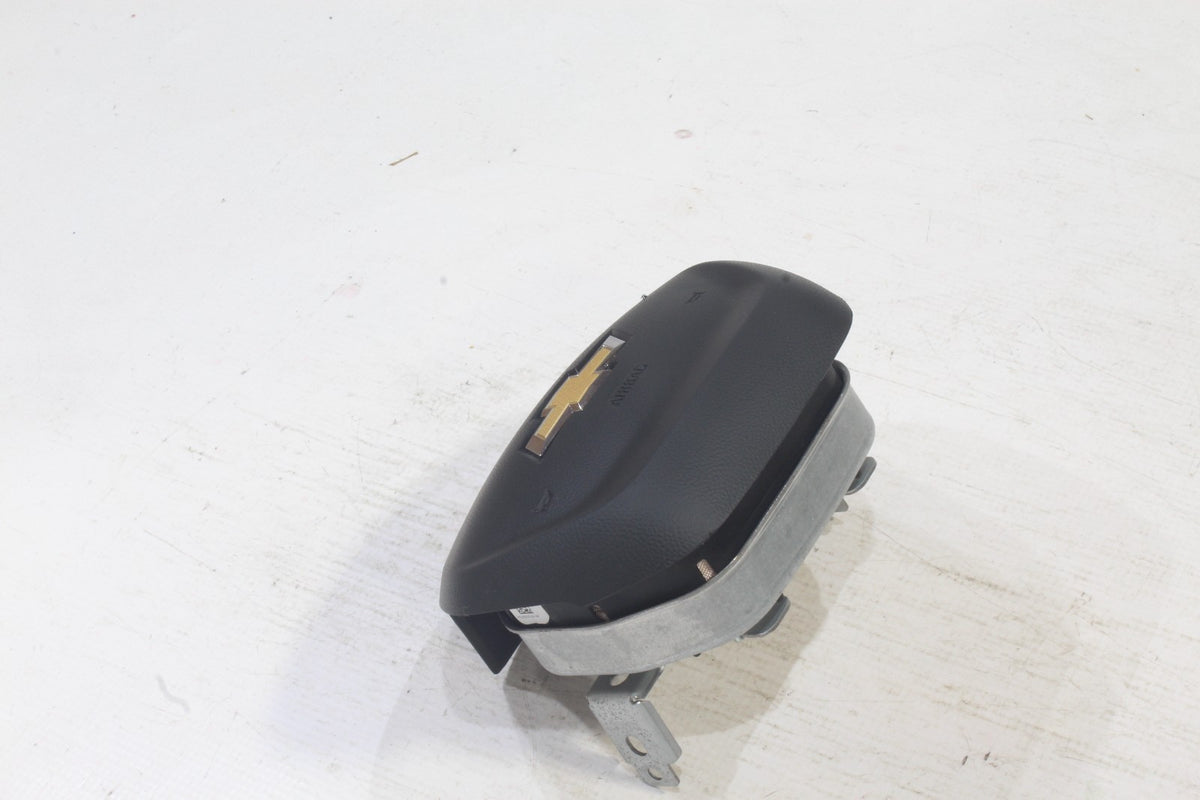 2024 2025 CHEVROLET TRAVERSE DRIVER WHEEL AIRBAG (BLACK W/ GOLD EMBLEM) AIR BAG2