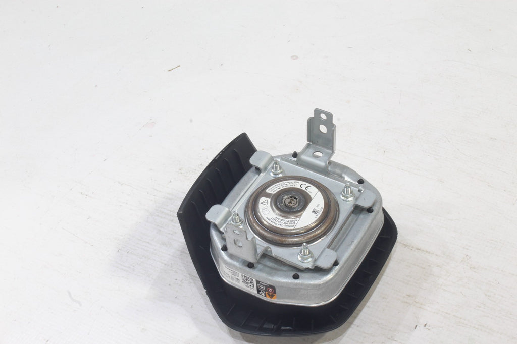 2024 2025 CHEVROLET TRAVERSE DRIVER WHEEL AIRBAG (BLACK W/ GOLD EMBLEM) AIR BAG4